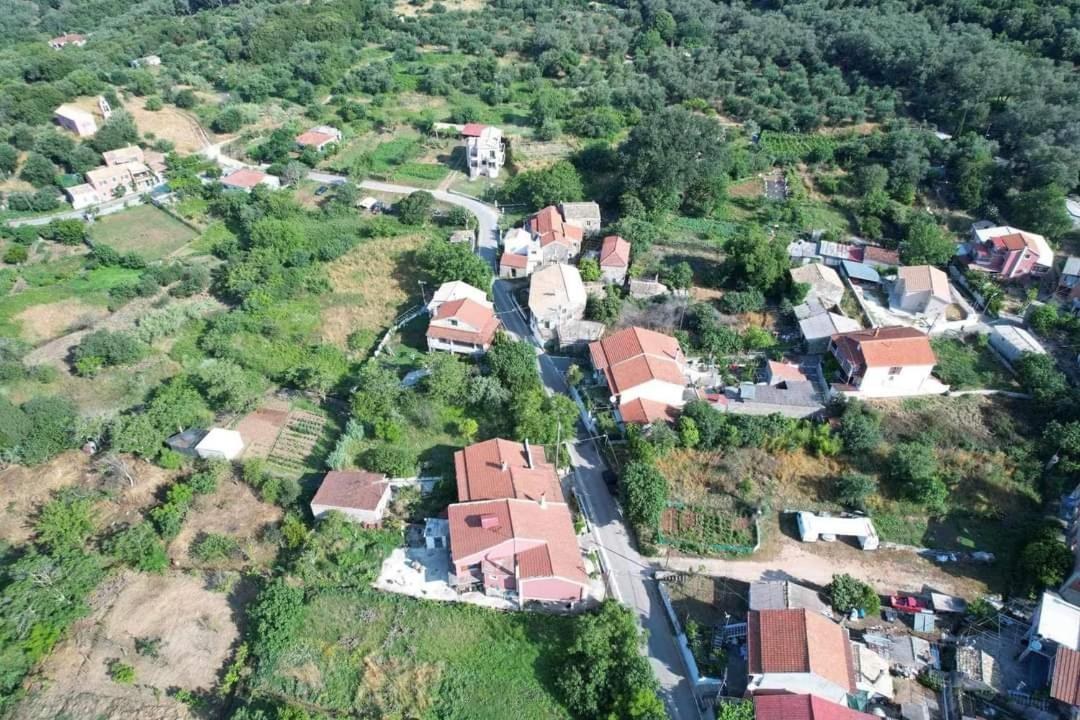 Harry'S Retreat Konuk evi Klimatia Dış mekan fotoğraf